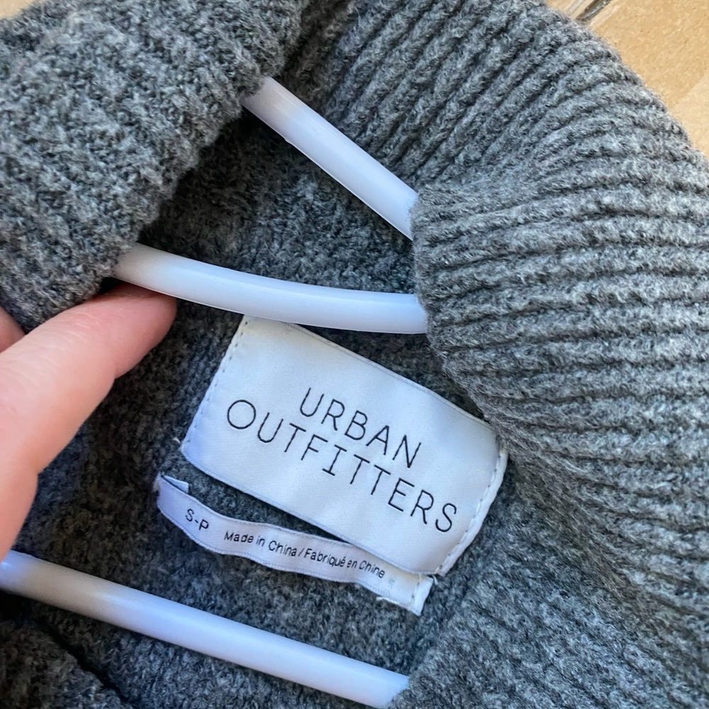 Urban Outfitters Kyla Cropped Turtleneck Sweater in Dark Grey - Picture 2 of 4